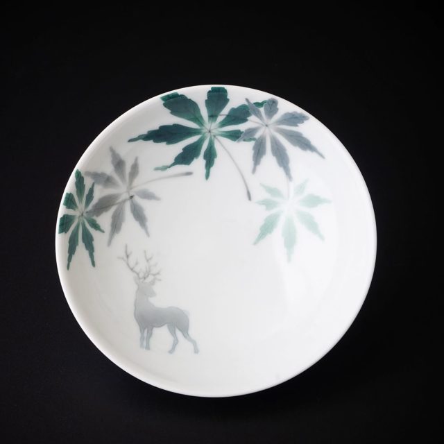 *
*
『本多亜弥 作陶展 麗しのうつわ』
11/29〜12/14

『染付鉢 “楓と”』

本日もご来廊頂きましたお客様、誠にありがとうございました。

ギャラリーたちばなでは、会期中限定で展示作品の一部をオンラインストアでご紹介しております。

ご興味をお持ちの方はプロフィール欄のURLから是非ご覧くださいませ。

たちばな（@tachibana_naramachi）

https://tachibana181.shopselect.net/

*
*
*
#本多亜弥#陶磁器#うつわ#染付#鹿#楓#鉢#食器#和食器#奈良#ならまち#ギャラリー#ギャラリーたちばな#個展#porcelain#ceramics#ceramicware#ceramicart#tableware#sometsuke#japan#nara#gallery#gallerytachibana#exhibition