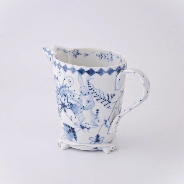 *
*
『森 多佳子 作陶展 藍色の詩』
3/14〜3/29

『ピッチャー シノワズリー』

本日もご来廊頂きましたお客様、誠にありがとうございました。

ギャラリーたちばなでは、会期中限定で展示作品の一部をオンラインストアでご紹介しております。
ご興味をお持ちの方はプロフィール欄のURLから是非ご覧くださいませ。

たちばな（@tachibana_naramachi）

https://tachibana181.shopselect.net/

*
*
*
#森多佳子#陶磁器#うさぎ#ピッチャー#porcelain