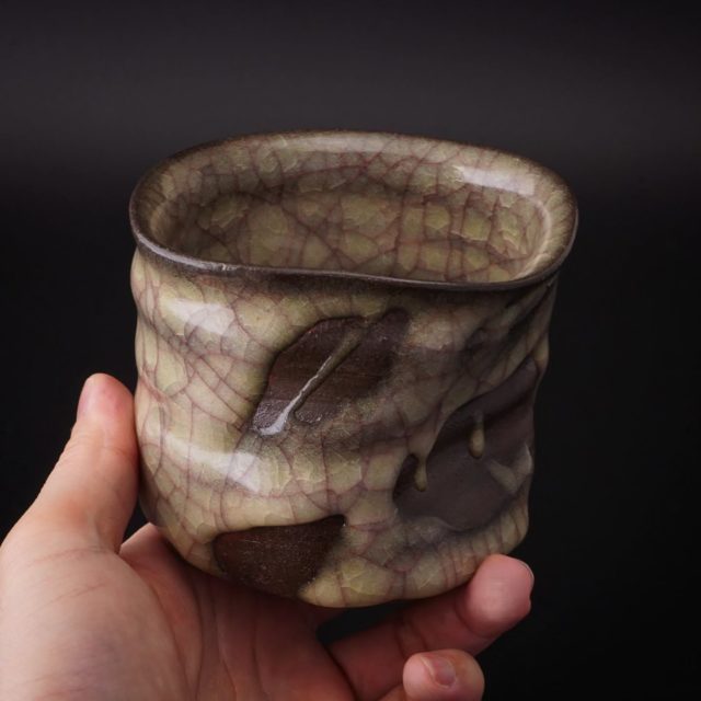 *
*
『松田昂 作陶展』
4/4〜4/19

『米色瓷焼酎杯』

松田さんの個展2日目が終了いたしました。
本日もご来廊頂きましたお客様、誠にありがとうございました。

明日16時頃からオンラインストアでの作品販売が始まります。
ぜひこの機会にご覧くださいませ!

松田昂（@_matsu_aki_）

たちばな（@tachibana_naramachi）

https://tachibana181.shopselect.net/

*
*
*
#松田昂#陶磁器#米色瓷#酒器#pottery